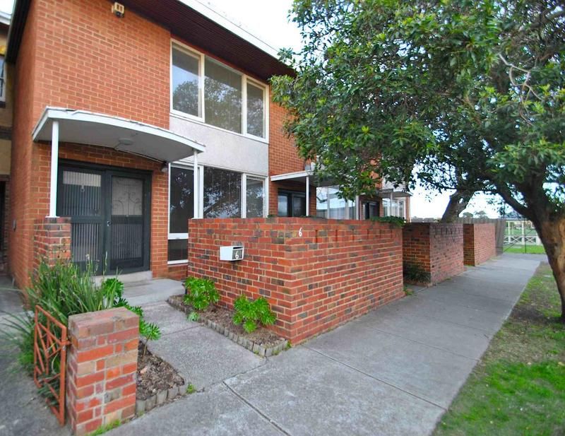 6 Furneaux Grove, St Kilda East - Thumbnail 2
