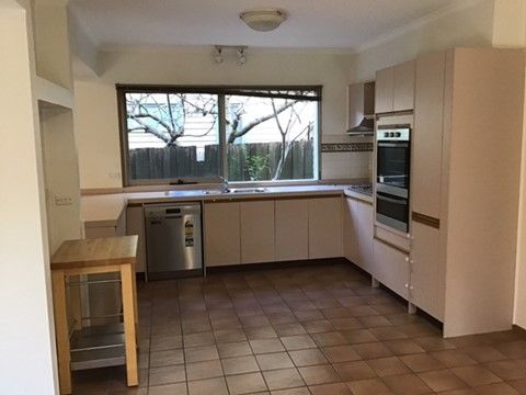 **Great location in picturesque street**