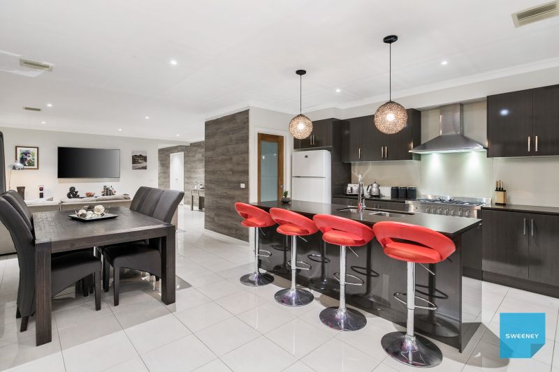 10 Aubisque Close, Fraser Rise - Thumbnail 6
