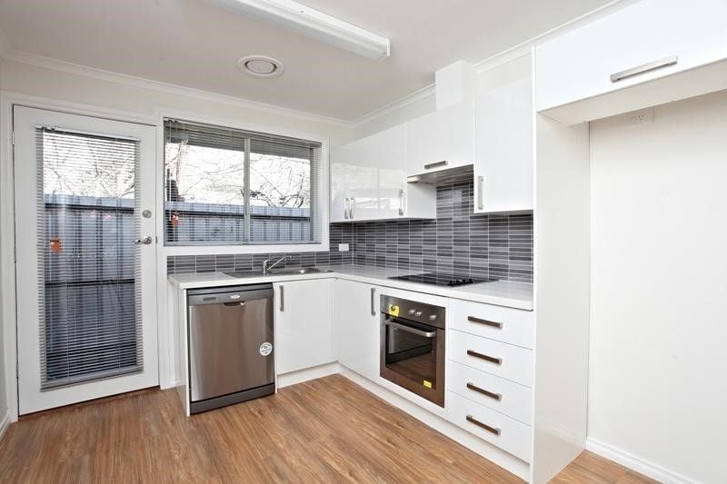 ((PRIVATE APPOINTMENTS / ONE WEEK FREE RENT)) 2 BEDROOM MODERN LOW MAINTENANCE LIVING