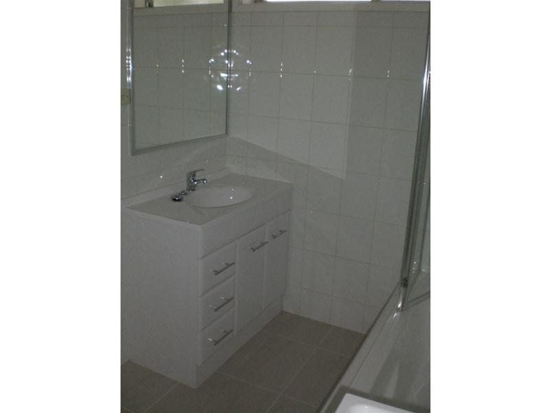 IDEAL 1 BEDROOM UNIT!