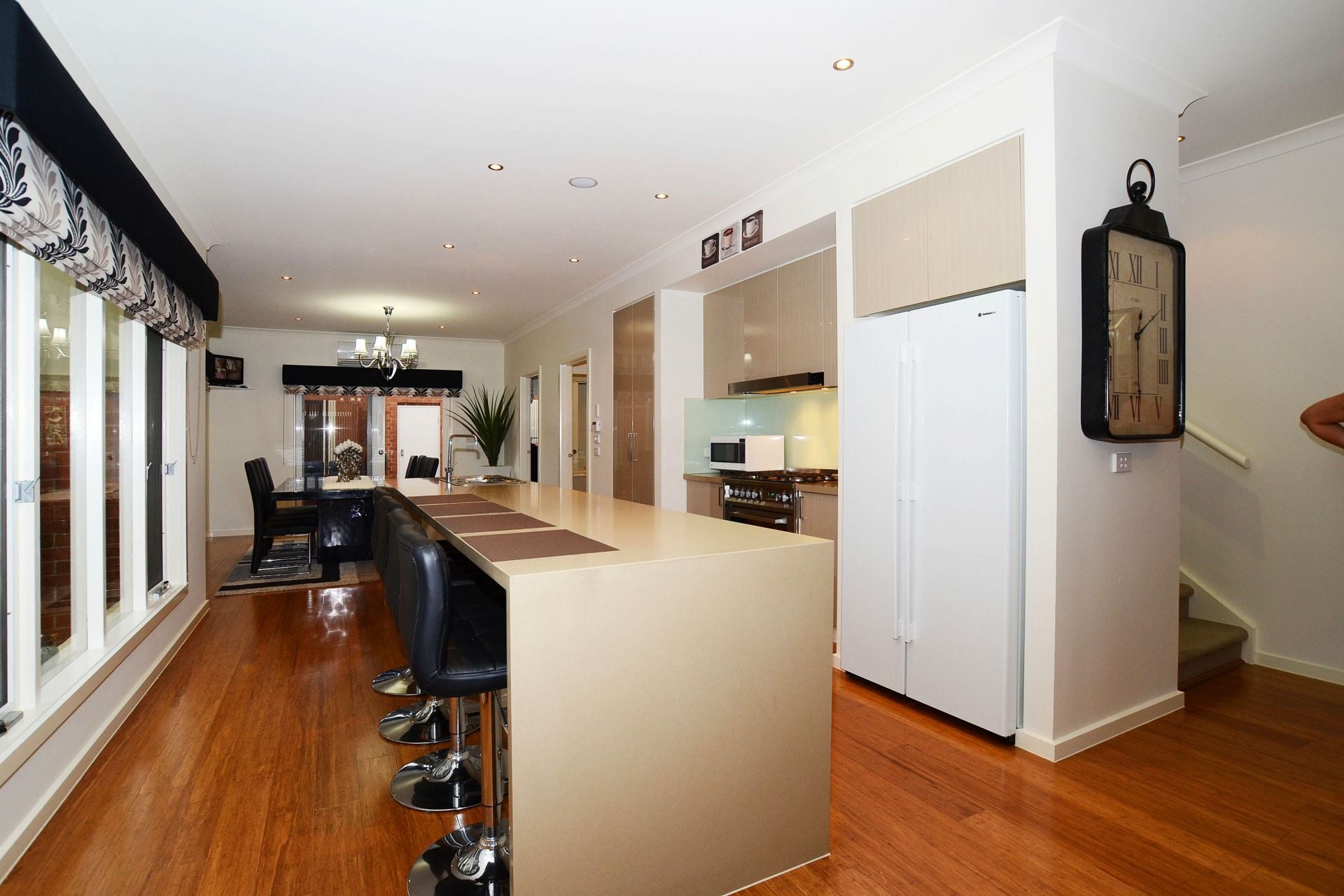 REFINED TOWN RESIDENCE