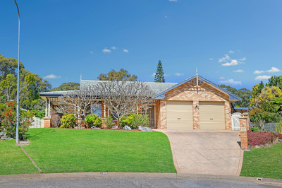 Idyllic Outdoor Enjoyment Features & Easy Living Comfort