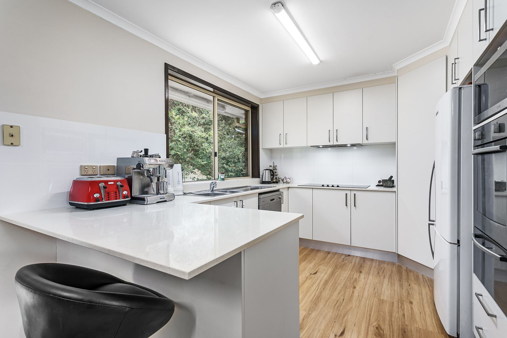 110 Blaxland Drive Illawong NSW, Illawong - Thumbnail 2