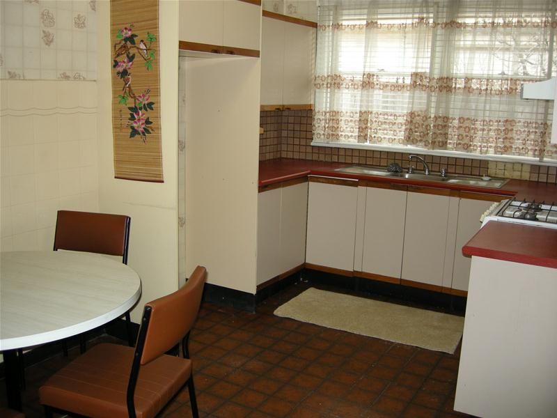 Brilliantly Located And Comes With A Gardener!