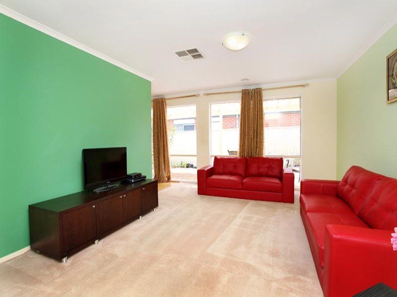 20 Broadhurst Way, Caroline Springs - Thumbnail 6