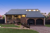 39 Deloraine Drive, Springwood