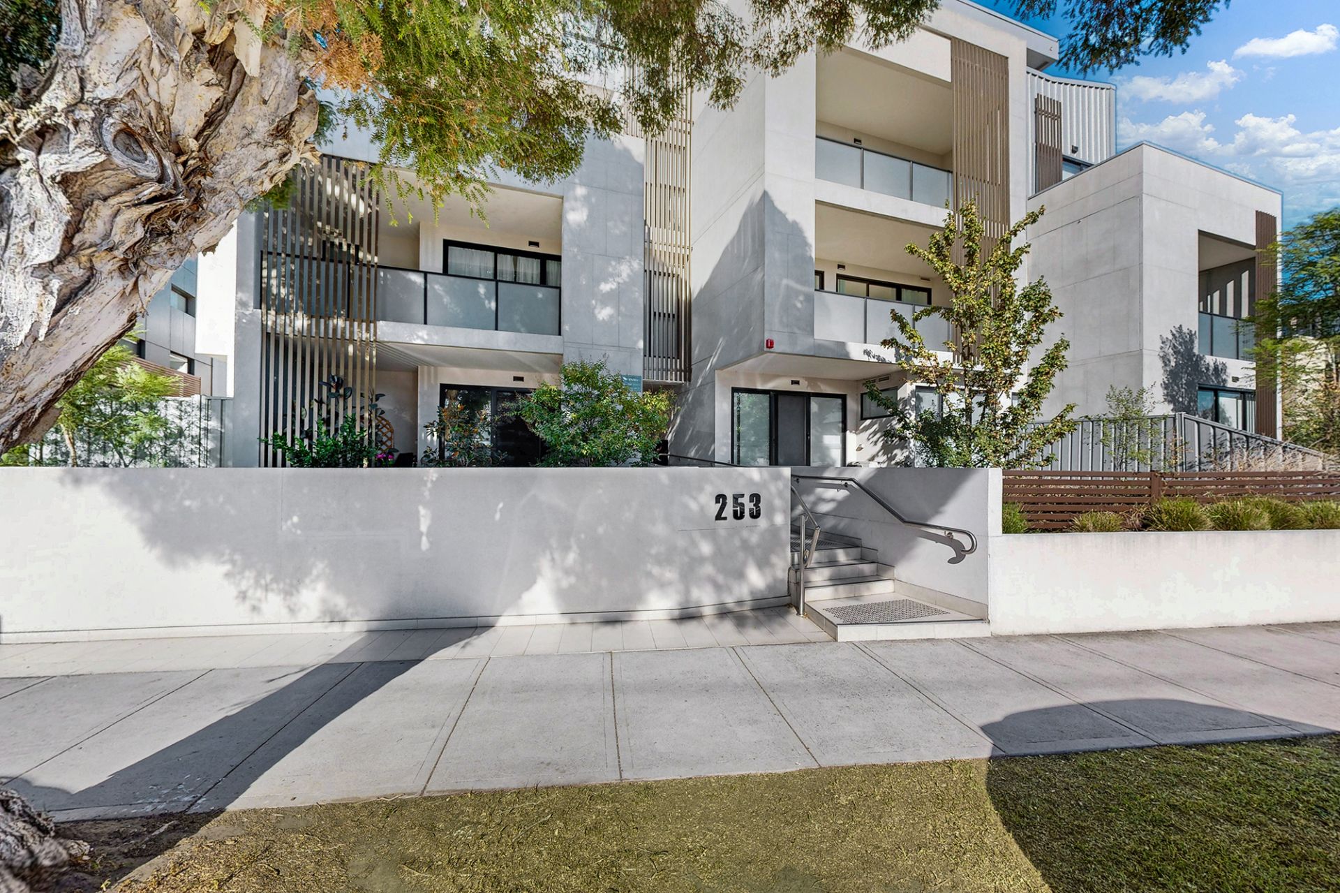 206/253-255 Neerim Road, Carnegie - Thumbnail 2
