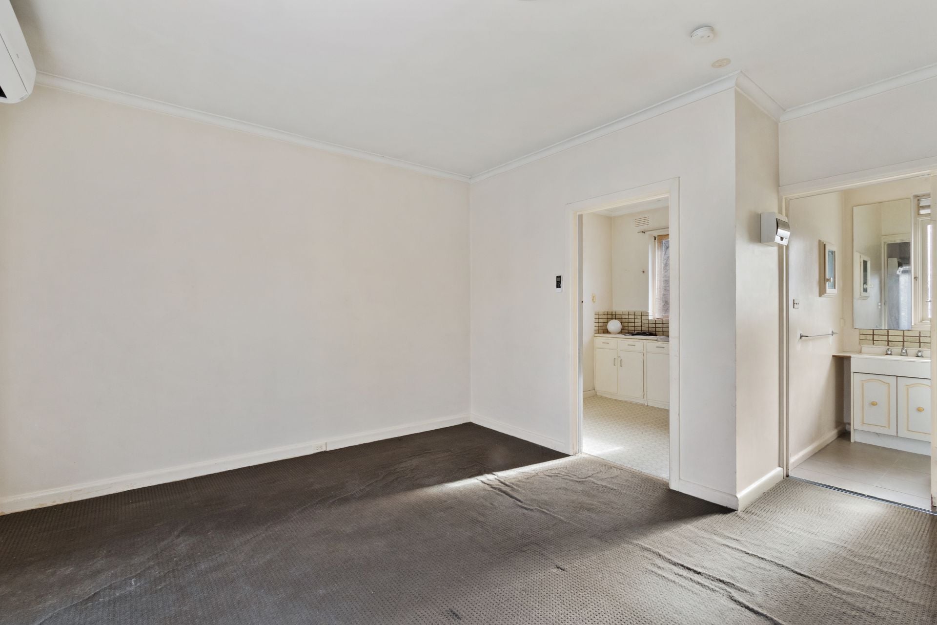 Convenient & Affordable Studio Apartment