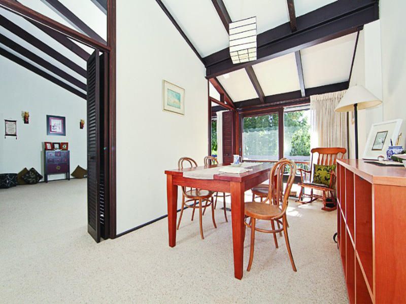 19 Martens Crescent, Weston - Thumbnail 8
