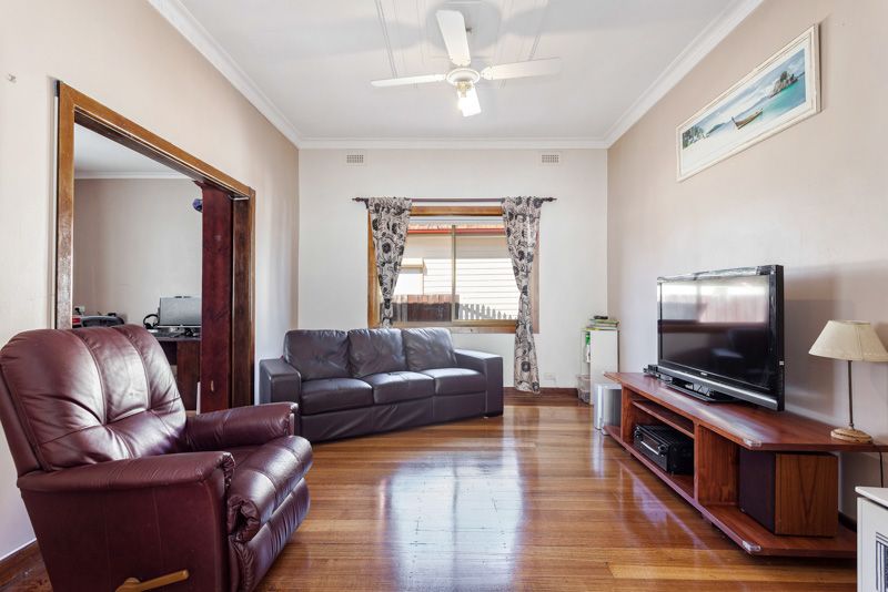 17 Barton Street, West Footscray - Thumbnail 3