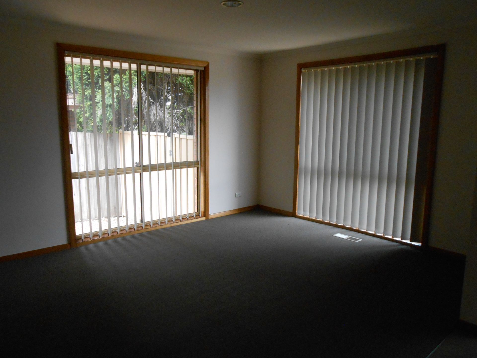 WELL PRICED, FANTASTIC LOCATION!!