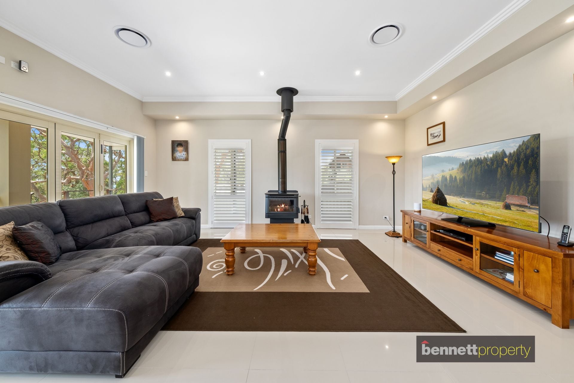 345 Lieutenant Bowen Drive, Bowen Mountain - Thumbnail 6
