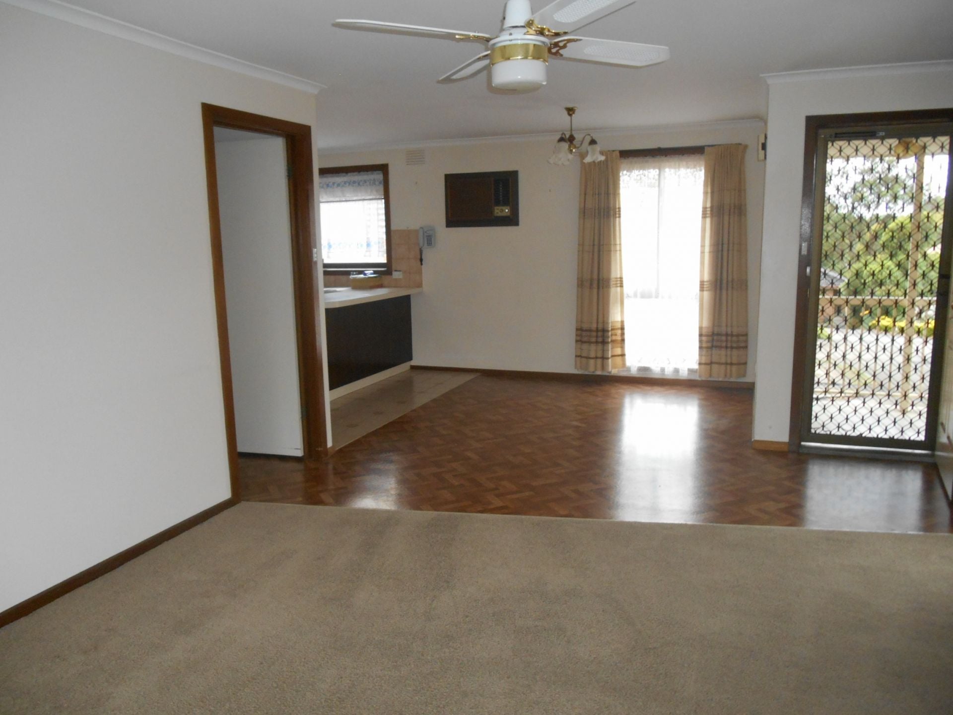 Great Location, 3 Bedroom Unit