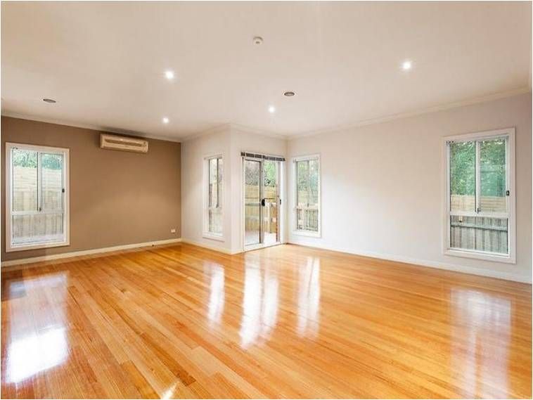 Stunning Townhouse in Viewbank College Zone