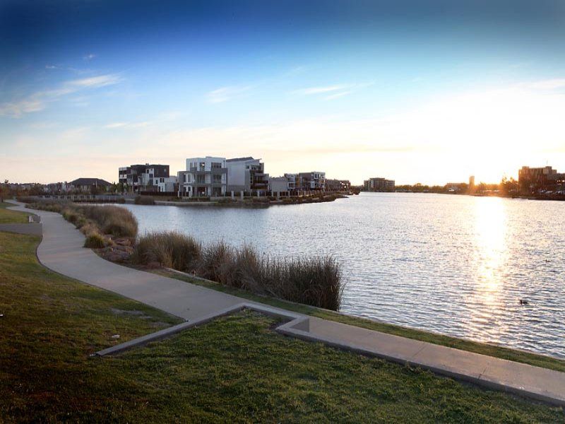 150 The Esplanade, Caroline Springs - Thumbnail 3