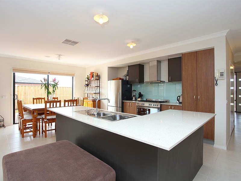 14 Freelands Drive, Burnside Heights - Thumbnail 5