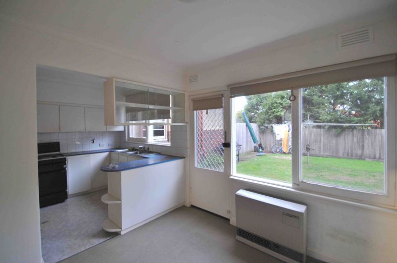6 Furneaux Grove, St Kilda East - Thumbnail 5