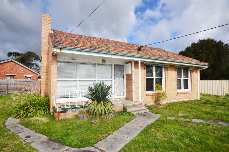 18 Boyd Crescent, Heidelberg West