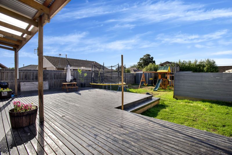 40 Stenhouse Avenue, Brooklyn - Thumbnail 4