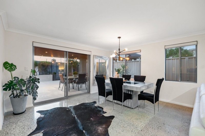 2 Tarquin Gardens, BELMONT WELSH Real Estate