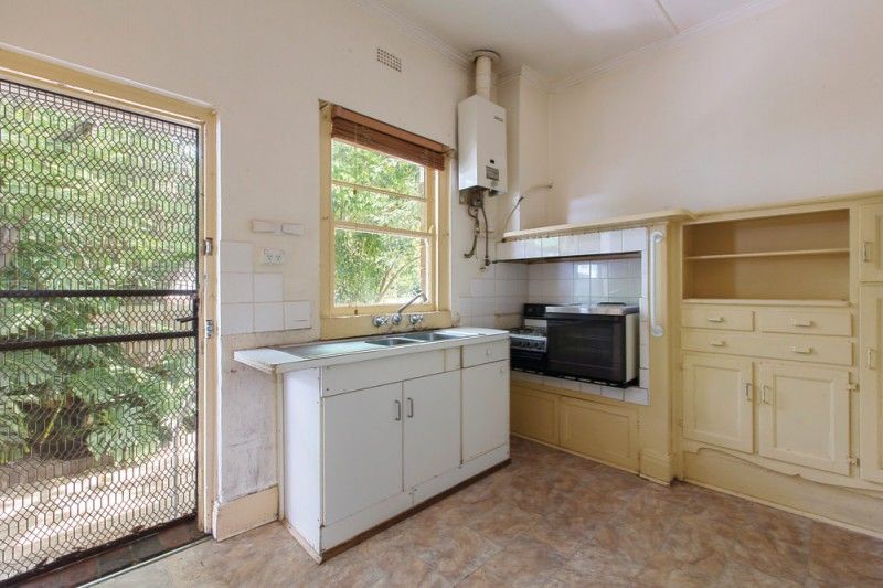 8 Glen Iris Road, Camberwell - Thumbnail 4