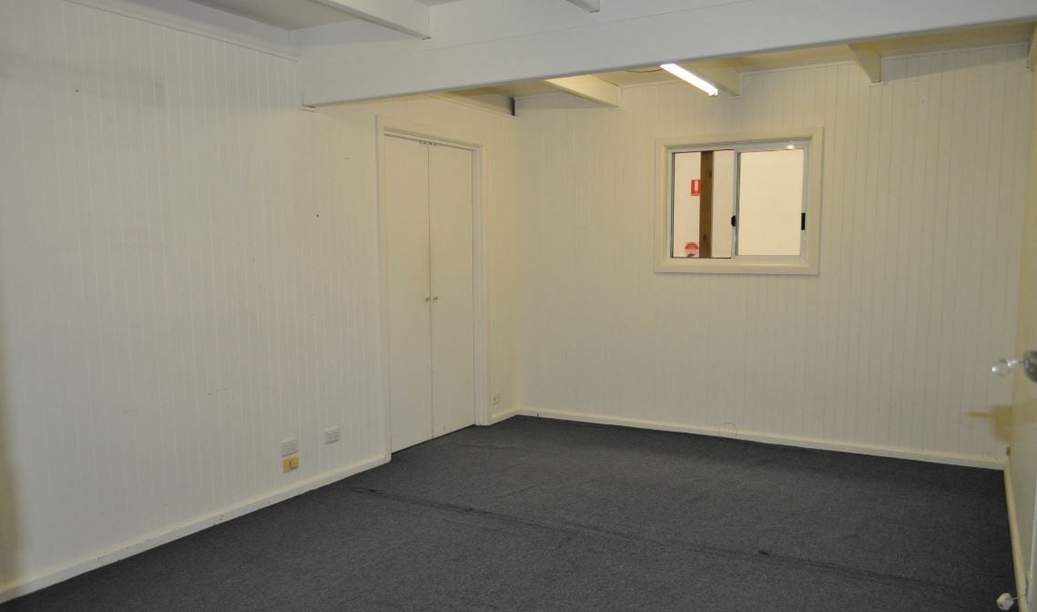 GREAT SHOWROOM/OFFICE SPACE