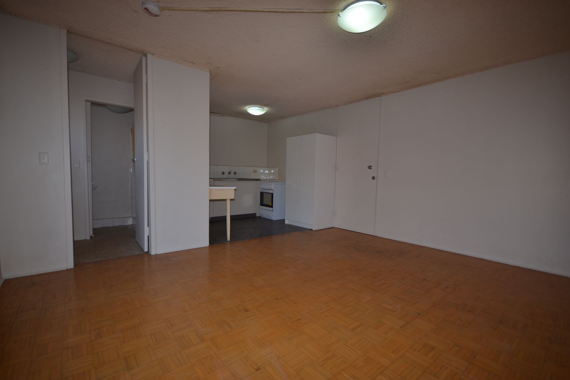 STUDIO APARTMENT READY FOR YOU TO MOVE INTO