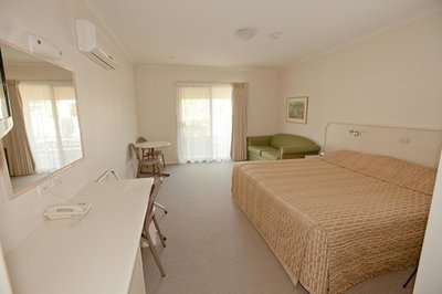 MOTEL LEASEHOLD IN BUSY RIVERINA CENTRE - NEW TO MARKET