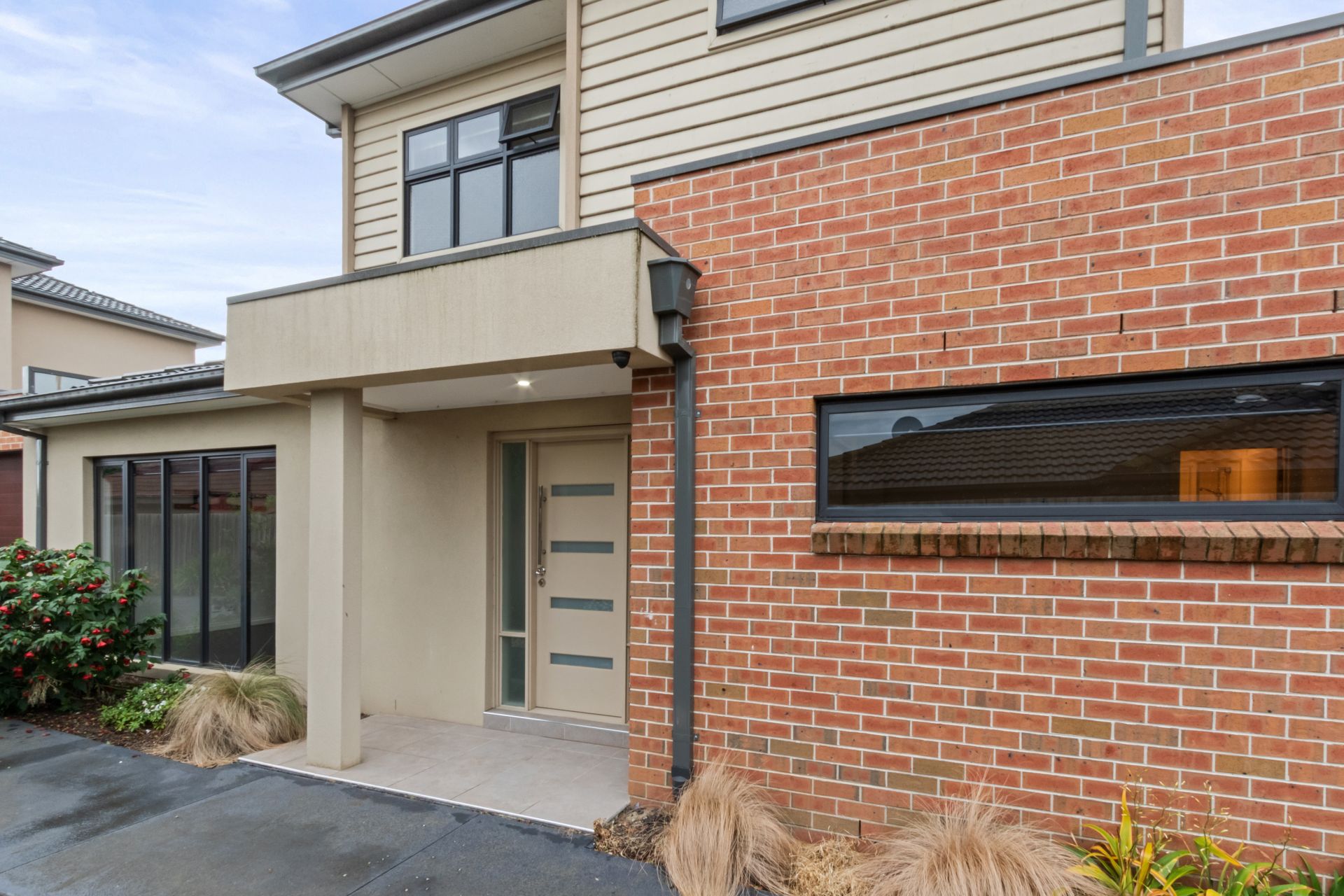 Modern 3-Bedroom Townhouse for Rent in Reservoir!