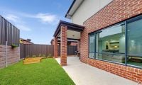 8 Portia Circuit, Clyde North VIC