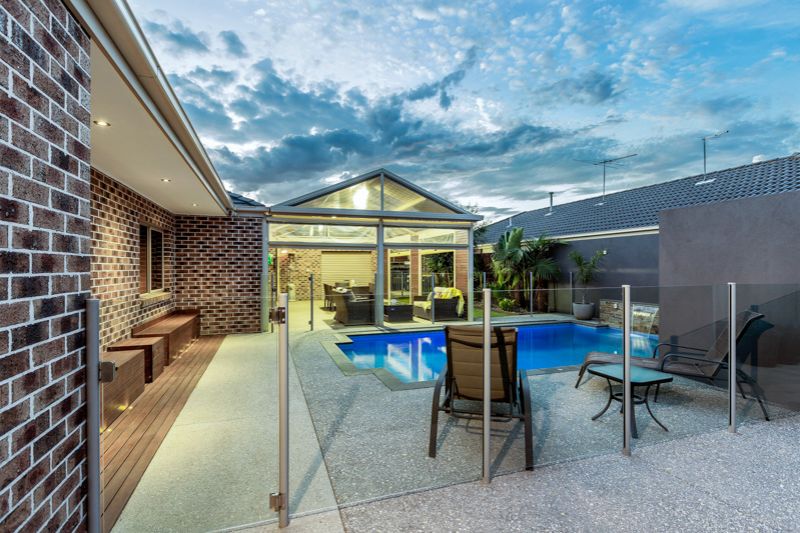 16 Great Barr Crescent, Caroline Springs - Thumbnail 5