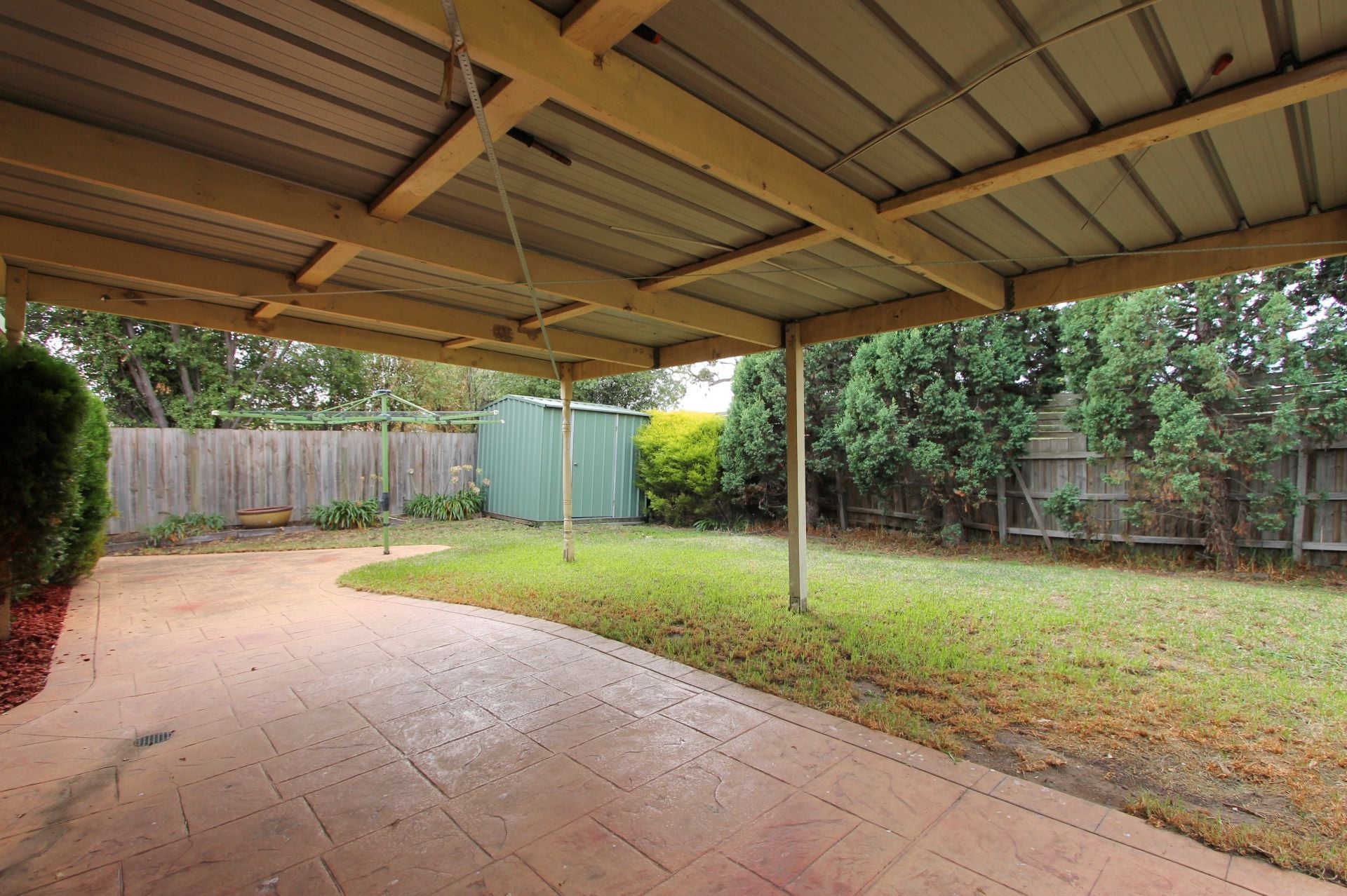 SPACIOUS HOME IN A GREAT LOCATION!!