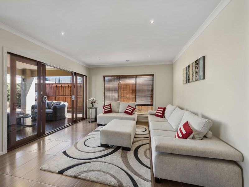 17 Siena Drive MERNDA, Mernda - Thumbnail 5