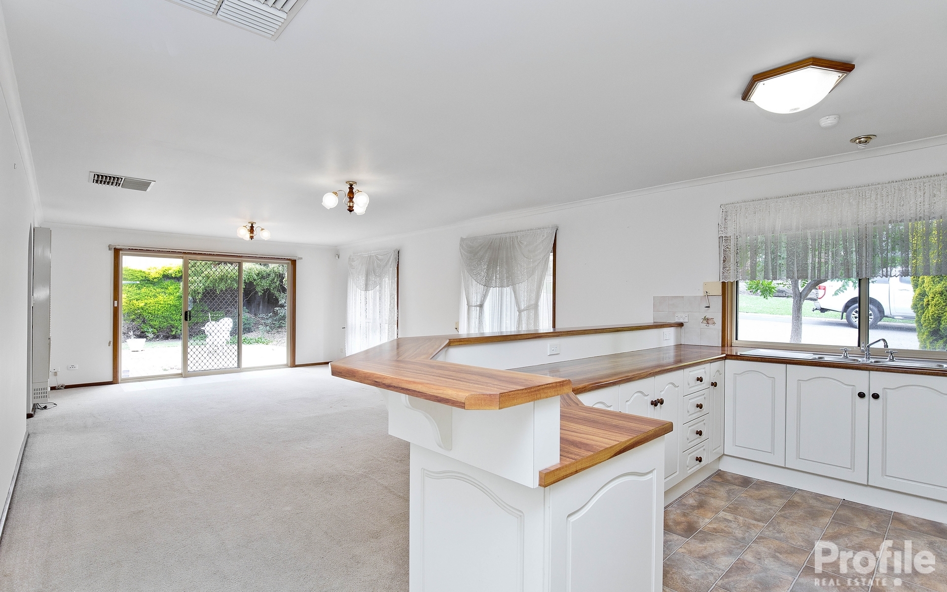27 Pinewood Court, Golden Grove, Golden Grove - Thumbnail 5