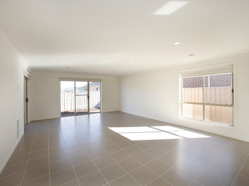 21 Perlette Drive, Point Cook - Thumbnail 4