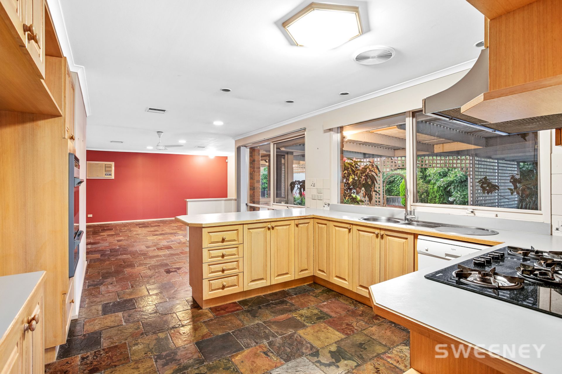 10 Eucalypt Court, Altona Meadows - Thumbnail 6