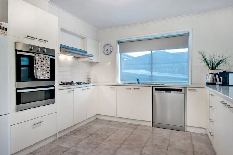15 Tatman Drive, Altona Meadows - Thumbnail 4