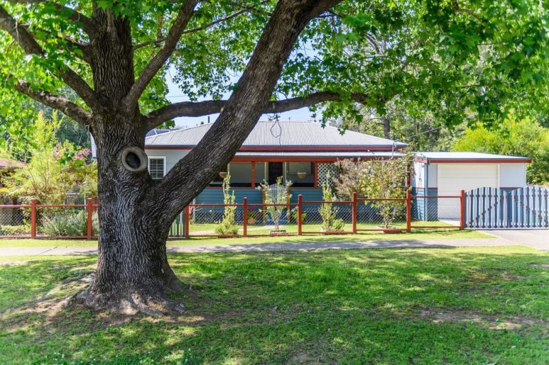 Classic Cottage, Town Centre Location