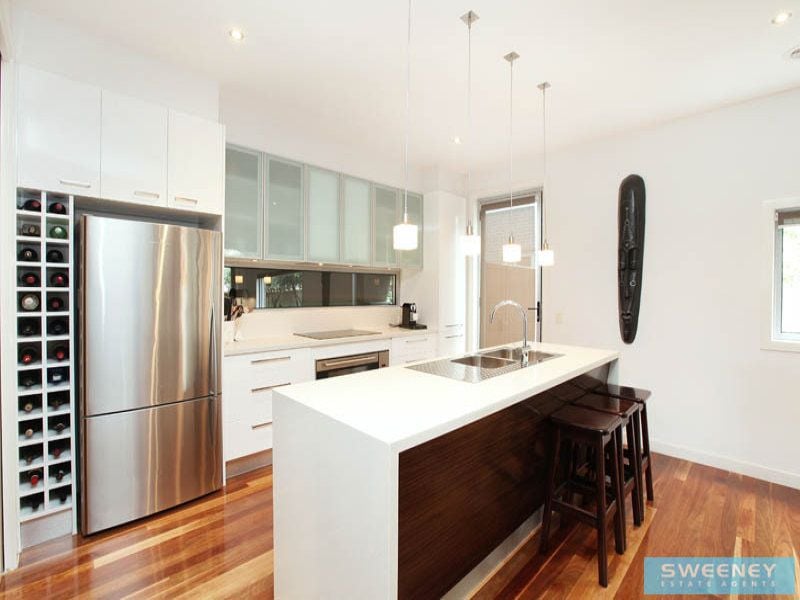 6 Lake Logan Way, Caroline Springs - Thumbnail 5