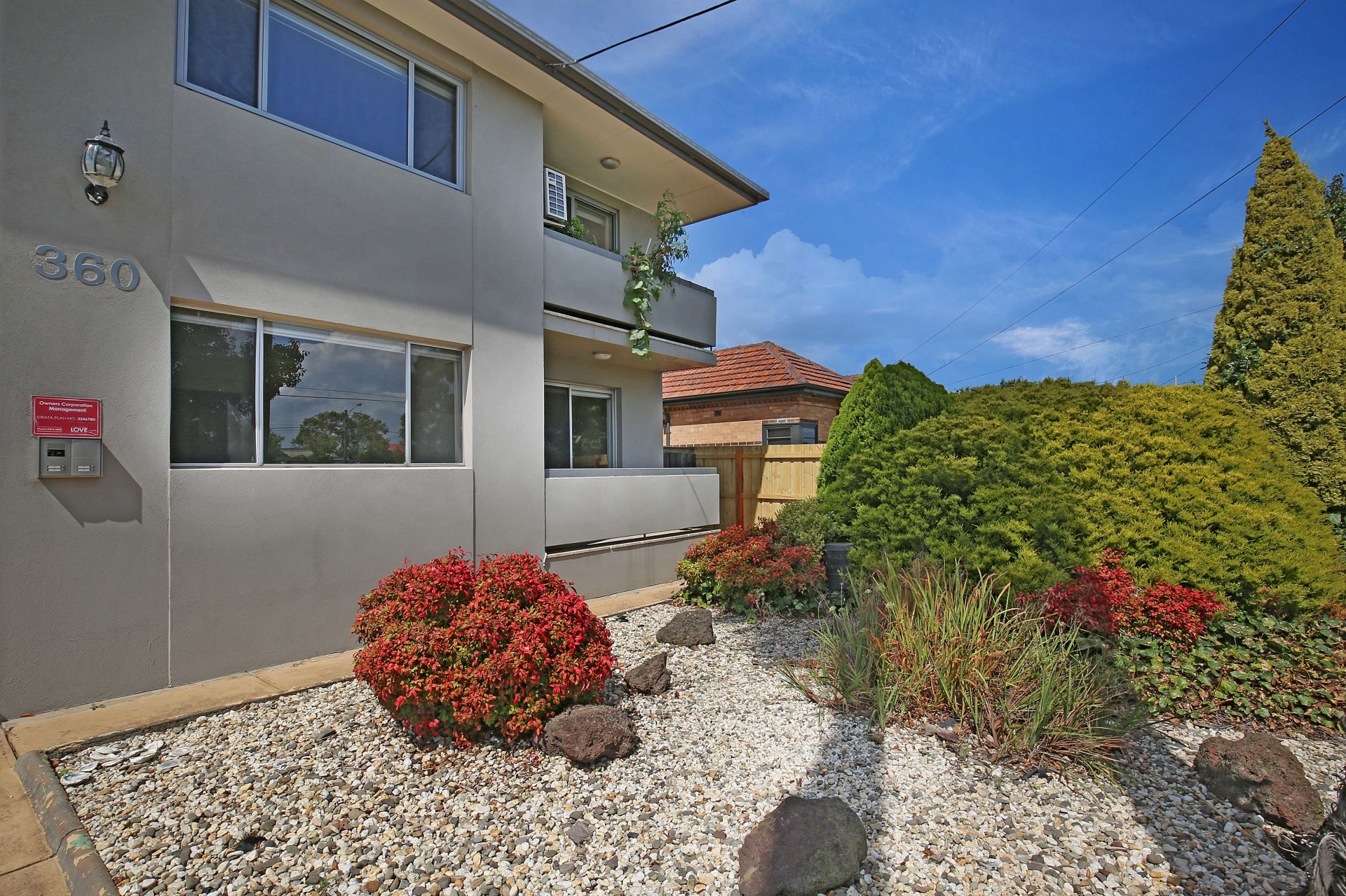 Superb Apartment In A Great Location!