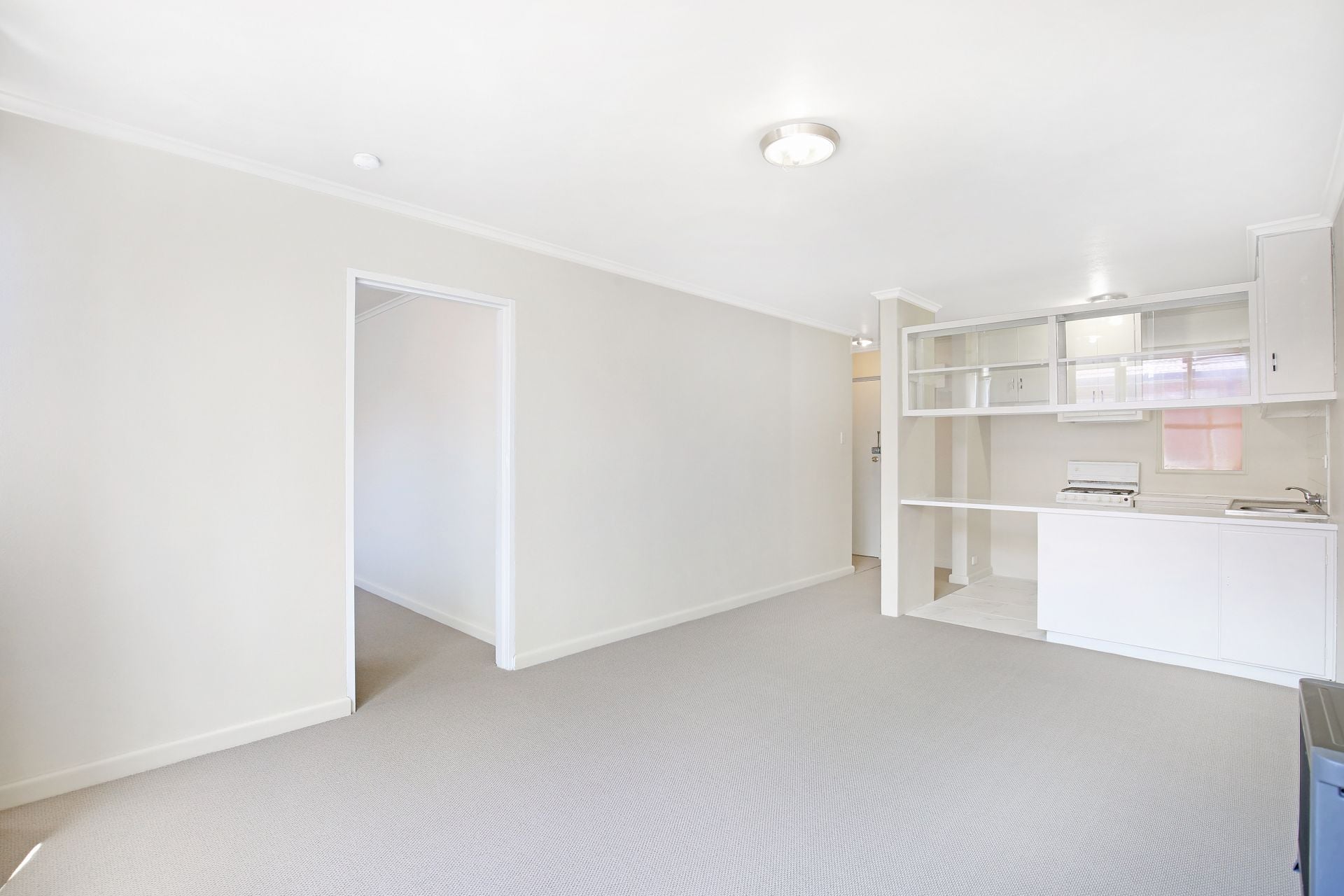 ***** Ground Level low maintenance apartment***