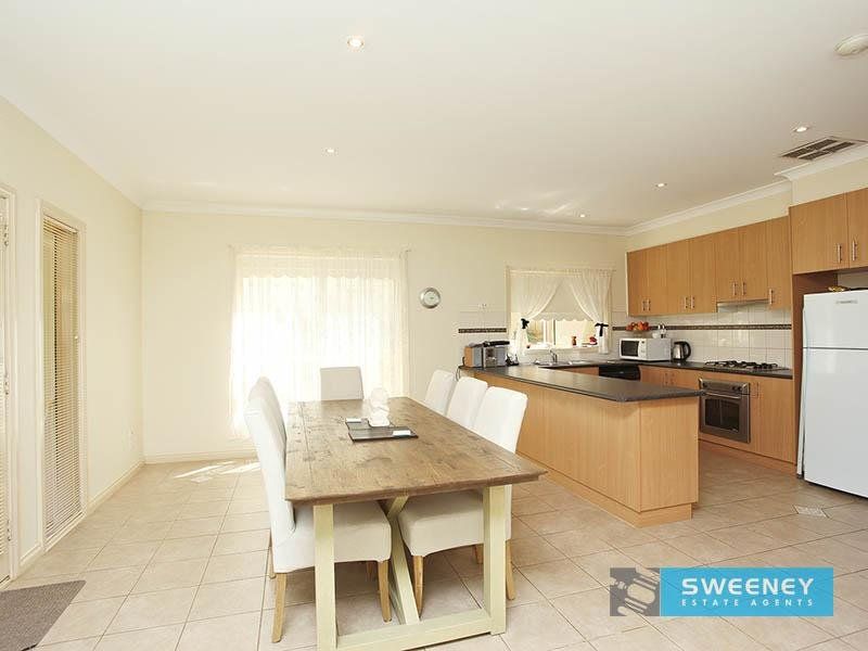 11 Catalina Court, Point Cook - Thumbnail 3