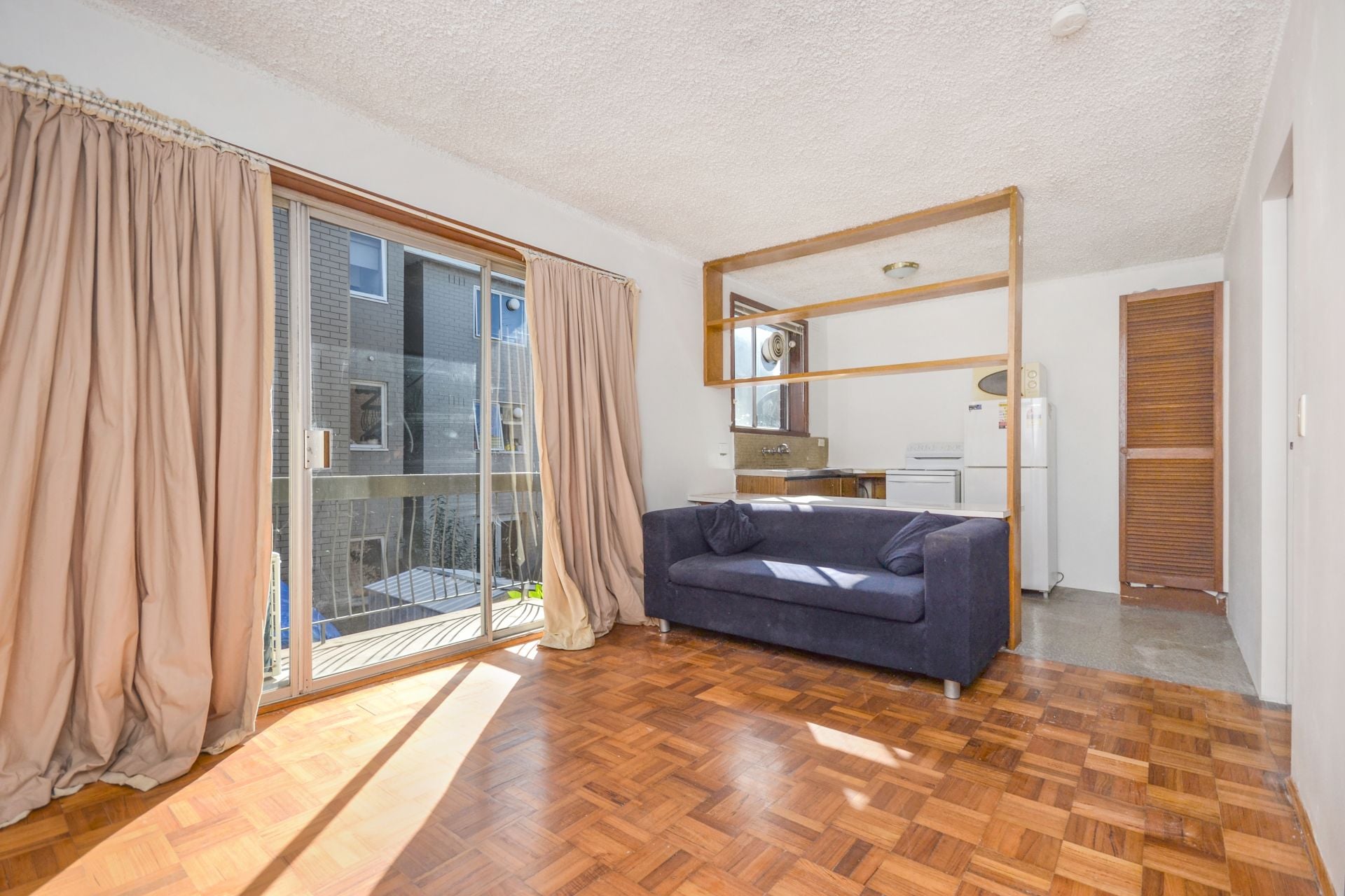 SECOND FLOOR BRUNSWICK APARTMENT