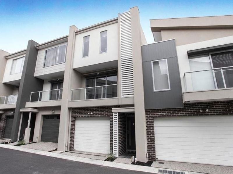 5/69-77 Lancefield Drive, Caroline Springs - Thumbnail 2