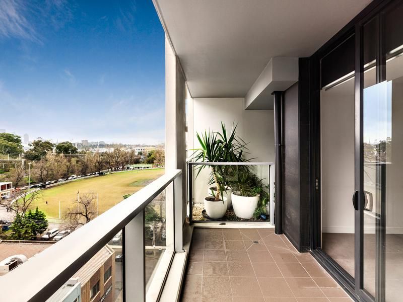 804/50 Claremont Street, South Yarra - Thumbnail 8