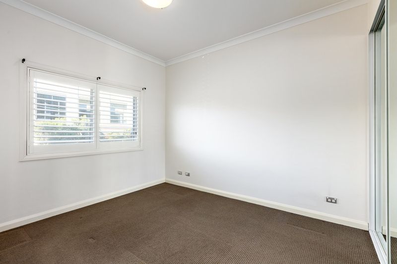 Warehouse Apartment with Courtyard