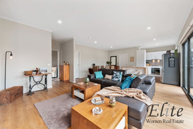 Real Estate For Sale 6a Montgomery Court Kilsyth , VIC