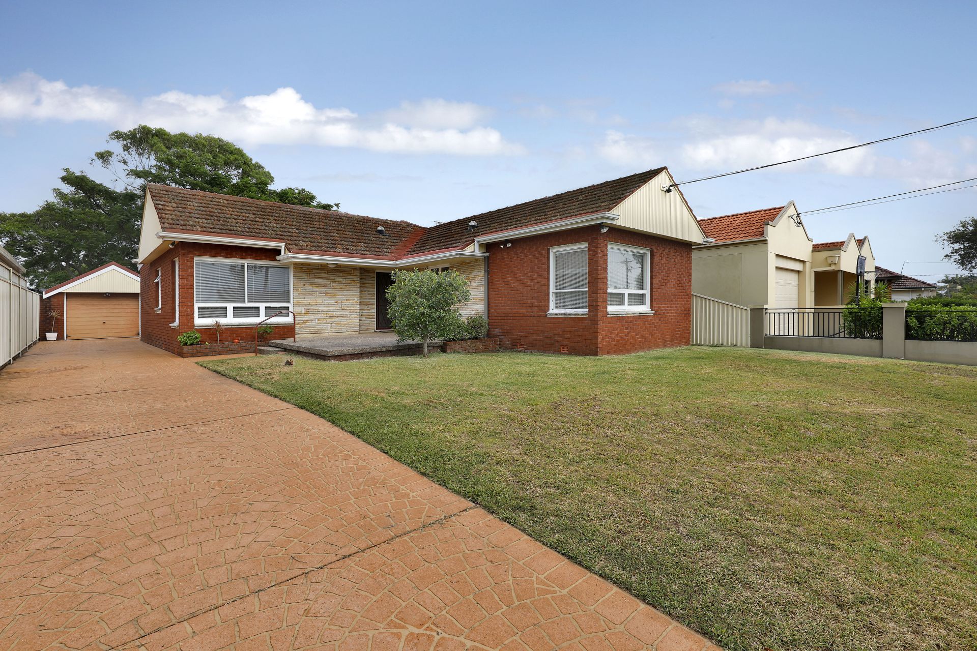 21 Renown Avenue, Miranda, Miranda - Thumbnail 2