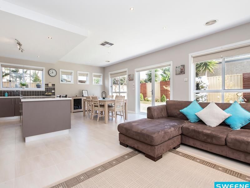 28 Central Parkway, Caroline Springs - Thumbnail 7